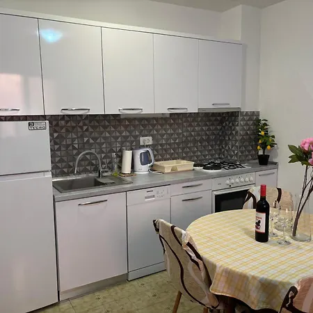 Marina Apartment *